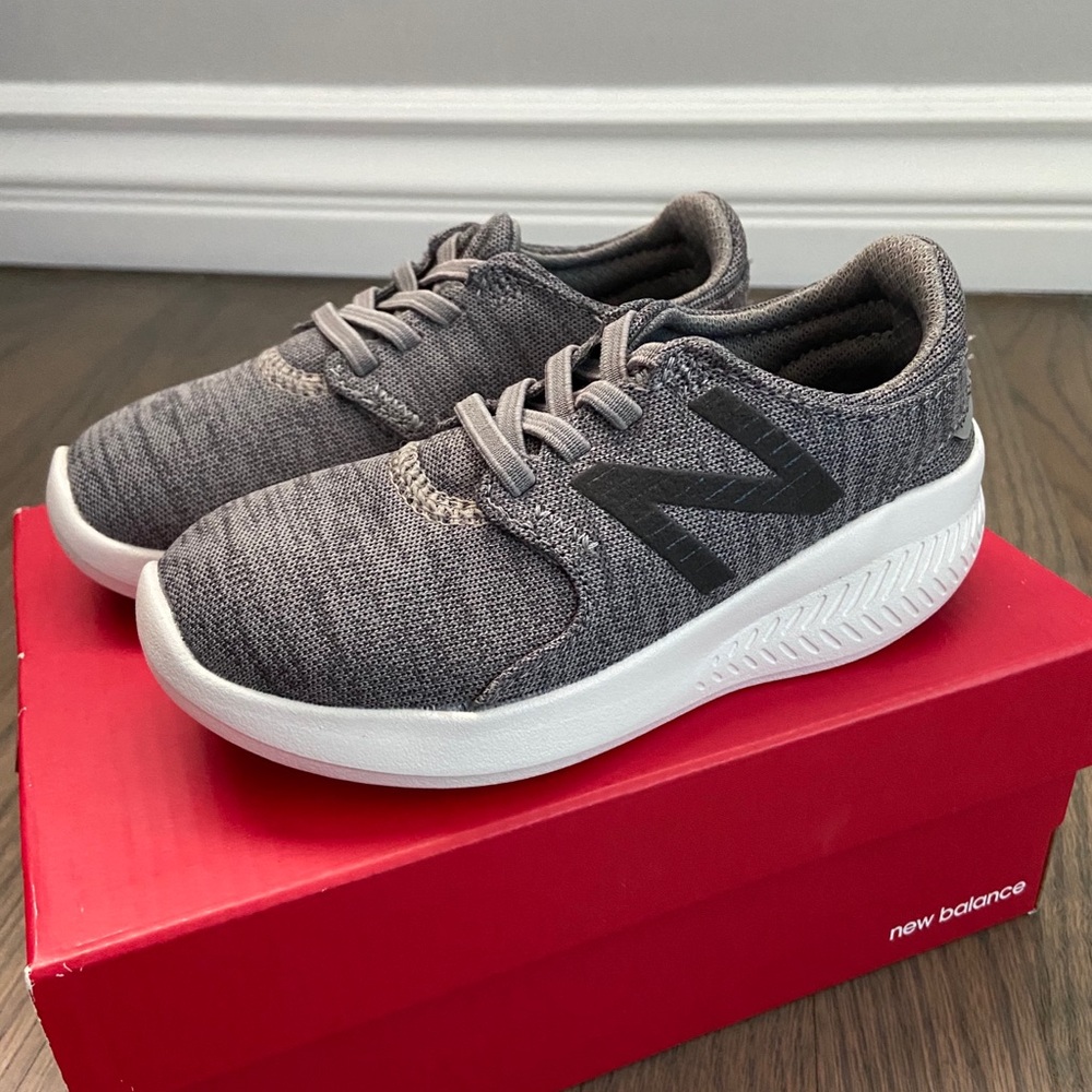 🌟NEW! Tennis Shoes w/ No-Tie Elastic Laces 🌟